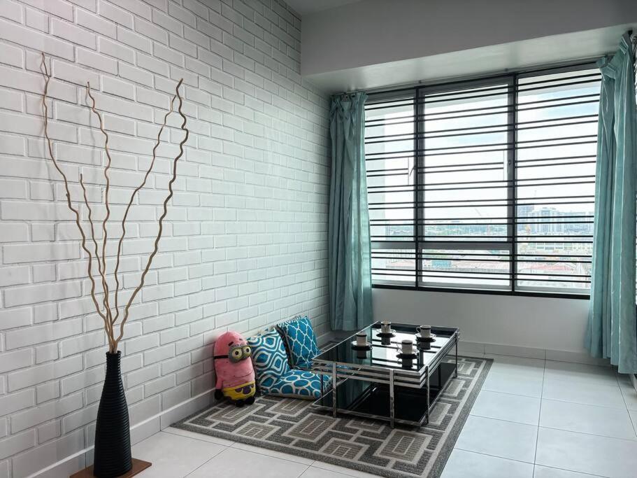 Mount Austin #akademik Banana Minion 3-4pax #mspro Apartment Johor Bahru